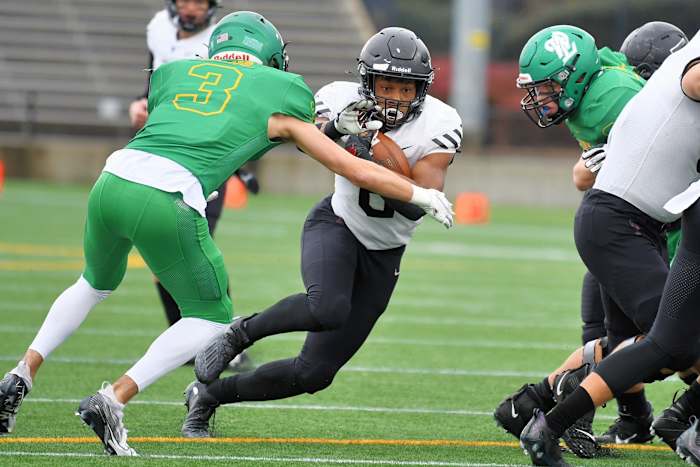 Tualatin.West-Linn.6A-football-semifinal.Leon-Neuschwander.21